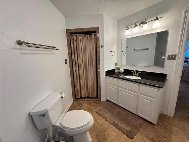 128 White Heron Drive, Anahuac, TX 77514