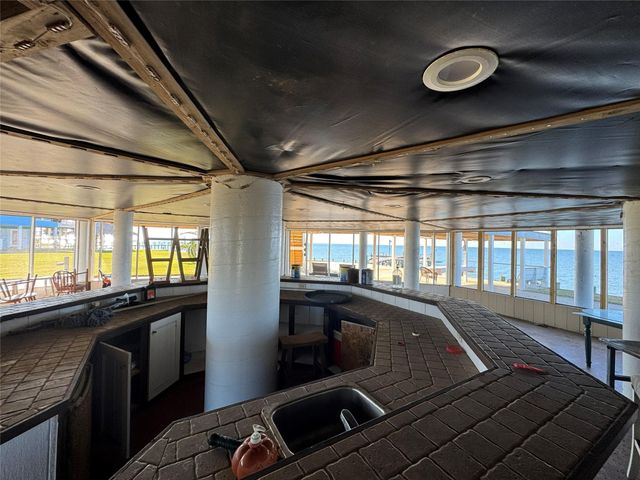 128 White Heron Drive, Anahuac, TX 77514