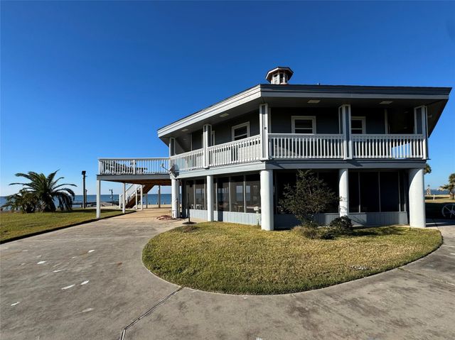128 White Heron Drive, Anahuac, TX 77514
