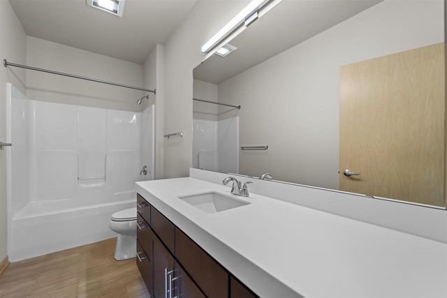 2813 No Oaks Ridge, Fitchburg, WI 53711