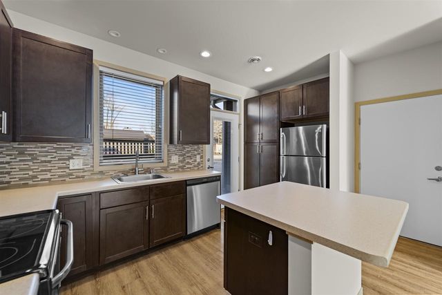 2813 No Oaks Ridge, Fitchburg, WI 53711