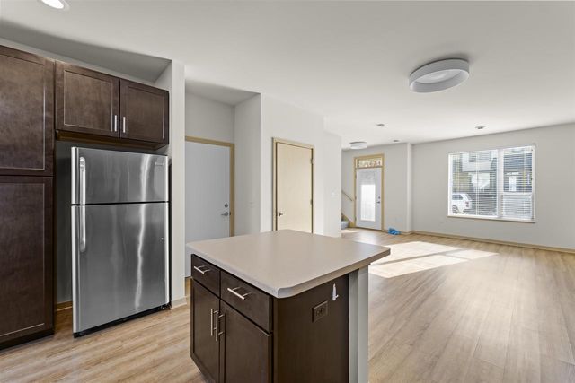 2813 No Oaks Ridge, Fitchburg, WI 53711