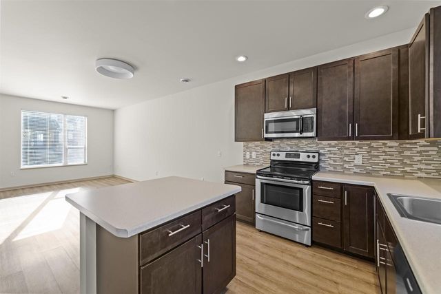 2813 No Oaks Ridge, Fitchburg, WI 53711