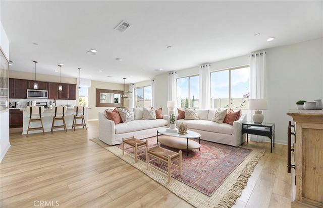 739 Spyglass Court, Perris, CA 92571