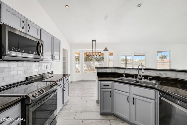 7784 S Danforth Avenue, Tucson, AZ 85747