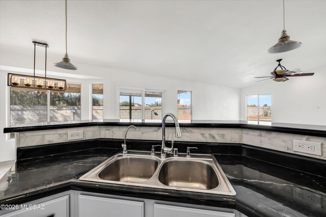 7784 S Danforth Avenue, Tucson, AZ 85747