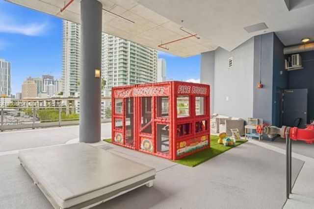 690 SW 1st Ct 1912, Miami, FL 33130
