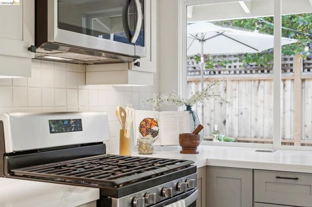 683 Brockhurst St., Oakland, CA 94609