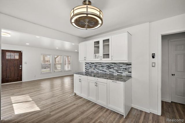 32076 Saint Annes Drive, Warren, MI 48092