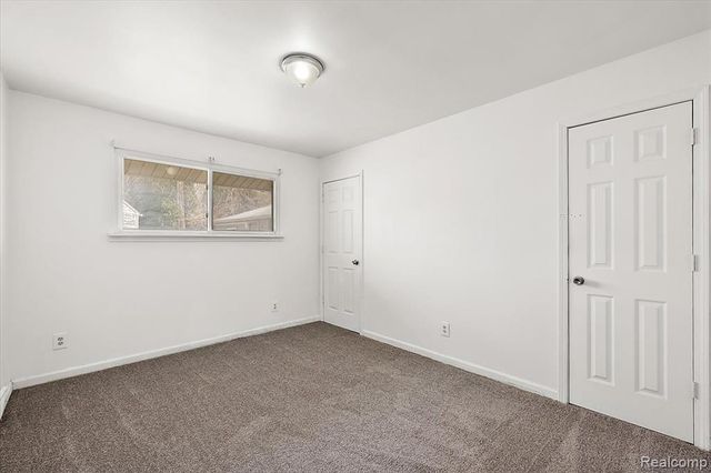 32076 Saint Annes Drive, Warren, MI 48092