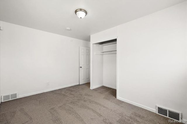 32076 Saint Annes Drive, Warren, MI 48092