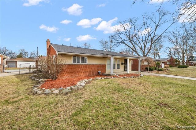 32076 Saint Annes Drive, Warren, MI 48092