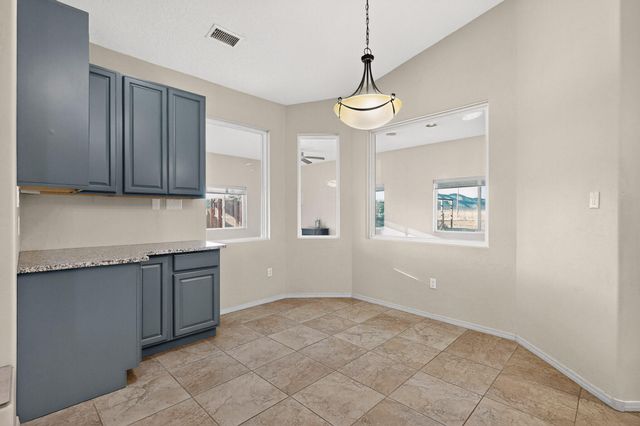 3 Evening Star Court, Edgewood, NM 87015