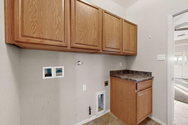 3 Evening Star Court, Edgewood, NM 87015