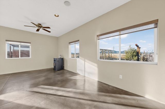 3 Evening Star Court, Edgewood, NM 87015