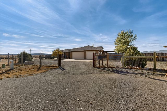 3 Evening Star Court, Edgewood, NM 87015