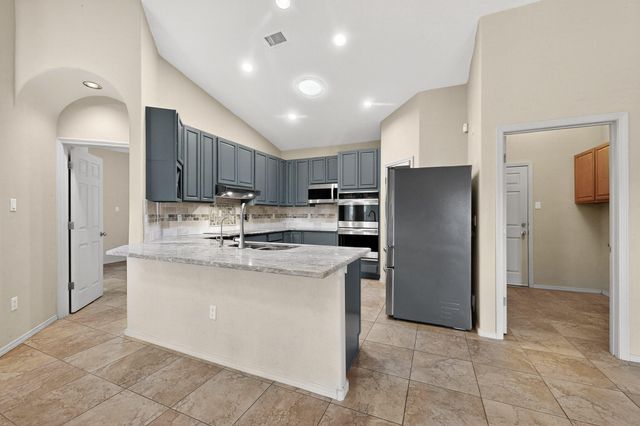 3 Evening Star Court, Edgewood, NM 87015