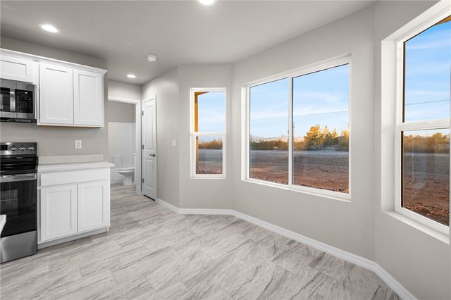 4670 W Chino Drive, Golden Valley, AZ 86413