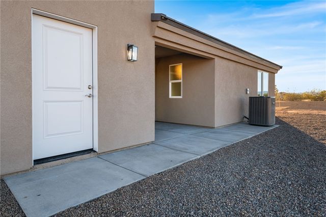 4670 W Chino Drive, Golden Valley, AZ 86413