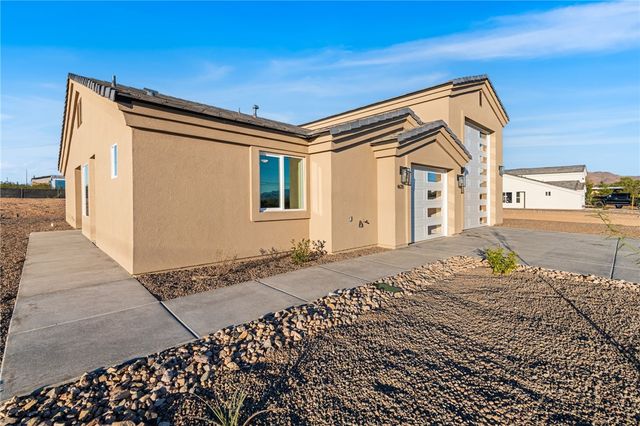 4670 W Chino Drive, Golden Valley, AZ 86413