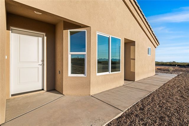 4670 W Chino Drive, Golden Valley, AZ 86413