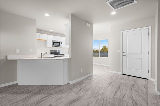 4670 W Chino Drive, Golden Valley, AZ 86413