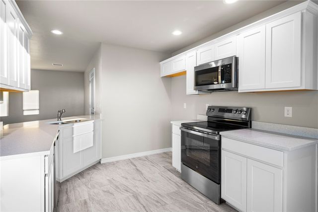 4670 W Chino Drive, Golden Valley, AZ 86413