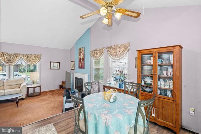 14 MIDDLETON LN, Sterling, VA 20164