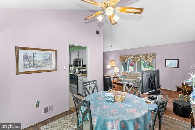 14 MIDDLETON LN, Sterling, VA 20164