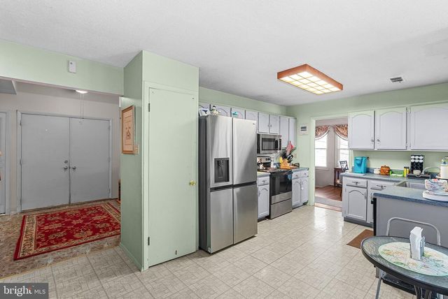 14 MIDDLETON LN, Sterling, VA 20164