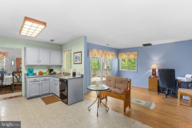 14 MIDDLETON LN, Sterling, VA 20164