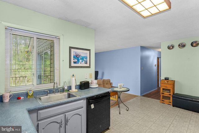 14 MIDDLETON LN, Sterling, VA 20164