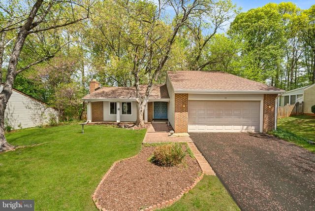 14 MIDDLETON LN, Sterling, VA 20164