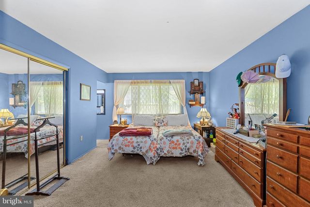 14 MIDDLETON LN, Sterling, VA 20164