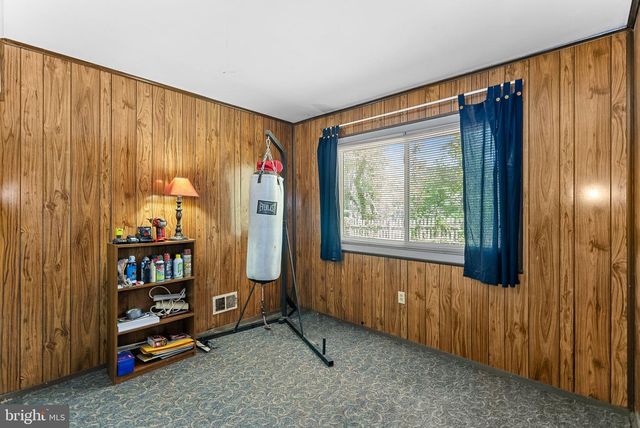14 MIDDLETON LN, Sterling, VA 20164