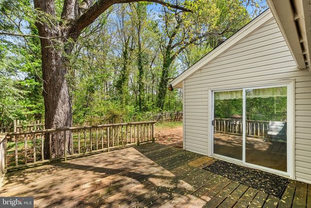 14 MIDDLETON LN, Sterling, VA 20164