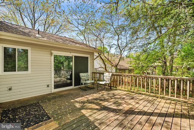 14 MIDDLETON LN, Sterling, VA 20164