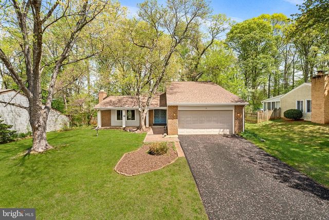 14 MIDDLETON LN, Sterling, VA 20164