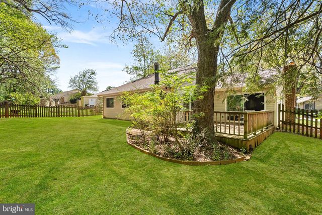 14 MIDDLETON LN, Sterling, VA 20164