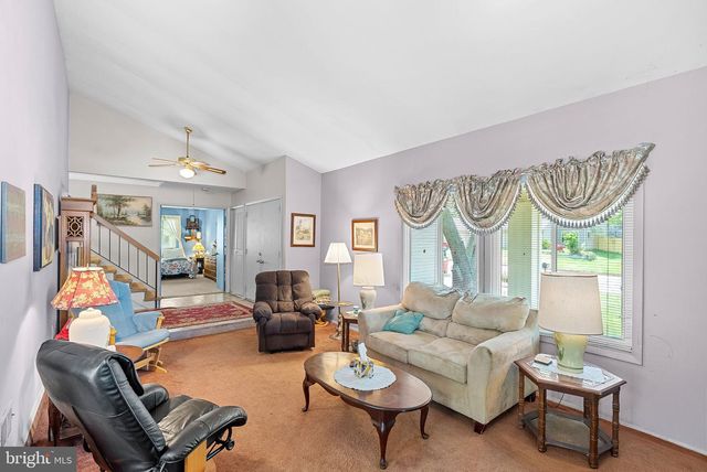 14 MIDDLETON LN, Sterling, VA 20164