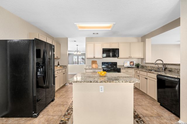 16734 Basin Oak, San Antonio, TX 78247