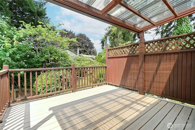 22105 78th Place W, Edmonds, WA 98026