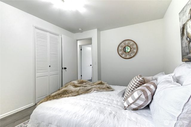 22105 78th Place W, Edmonds, WA 98026