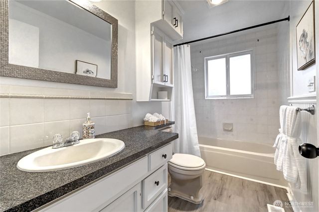 22105 78th Place W, Edmonds, WA 98026