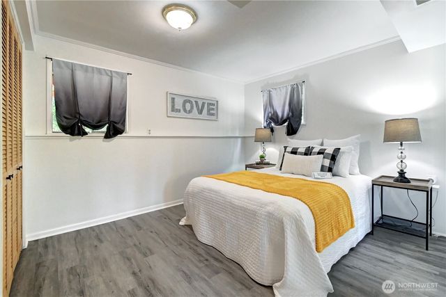 22105 78th Place W, Edmonds, WA 98026
