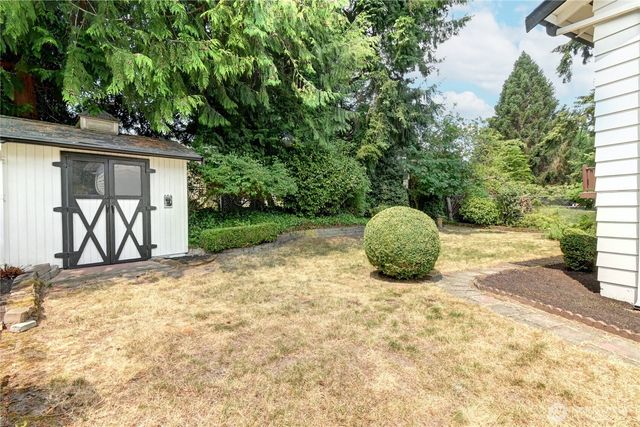 22105 78th Place W, Edmonds, WA 98026