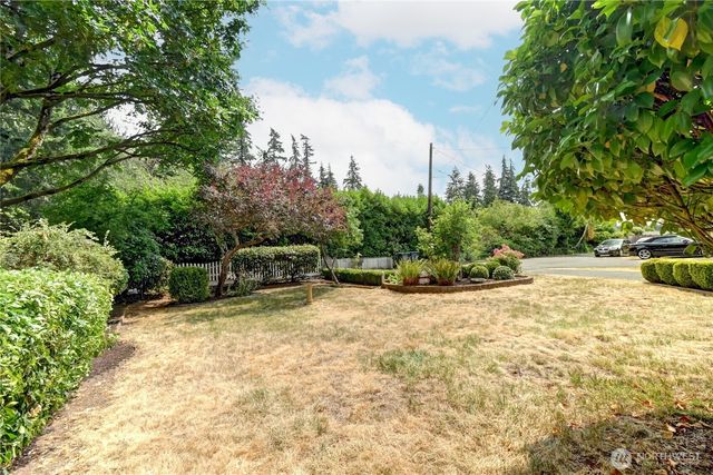 22105 78th Place W, Edmonds, WA 98026