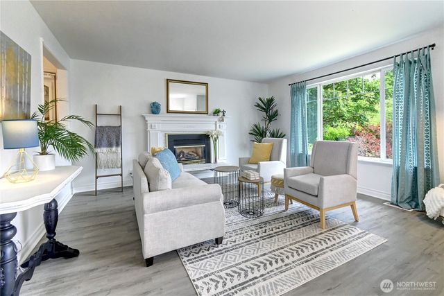 22105 78th Place W, Edmonds, WA 98026