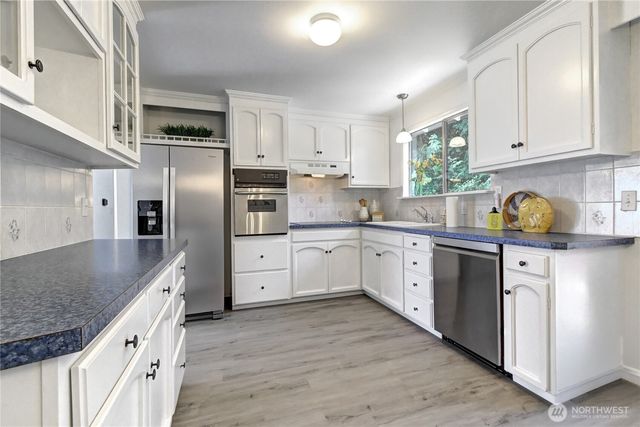 22105 78th Place W, Edmonds, WA 98026
