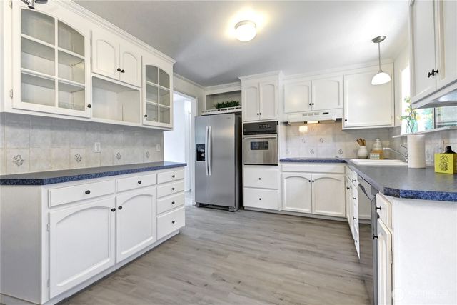 22105 78th Place W, Edmonds, WA 98026